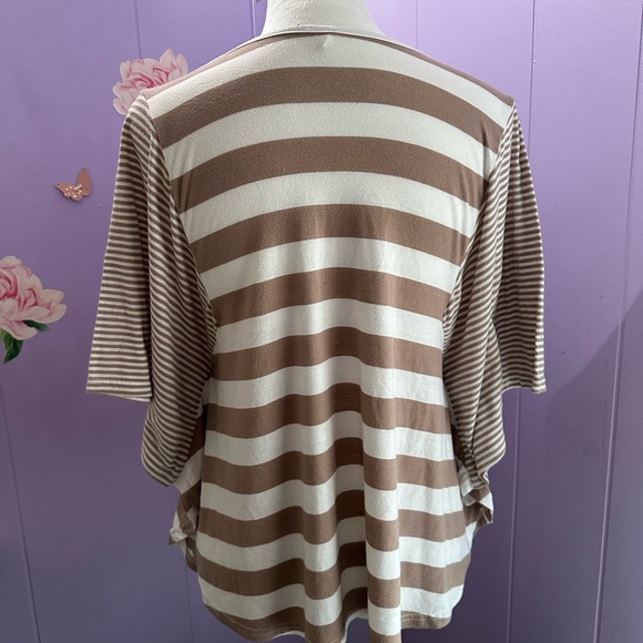 Nine 1 Eight Tan and Ivory Striped Tunic Style Shirt with Bat Wing Sleeves - Picture 4 of 9